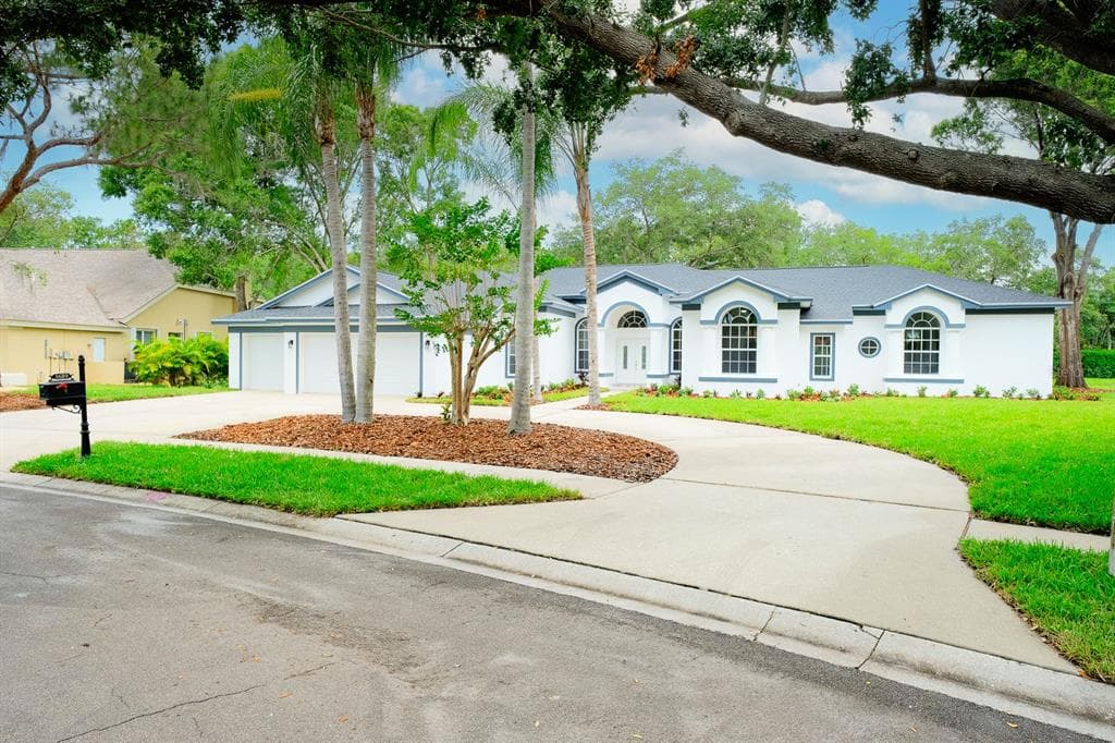 3689 EMBASSY CIRCLE PALM HARBOR, FL 34685