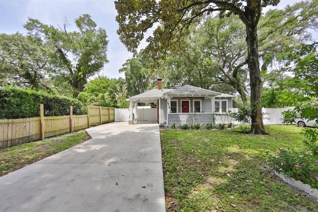 8716 N OLA AVENUE TAMPA, FL 33604
