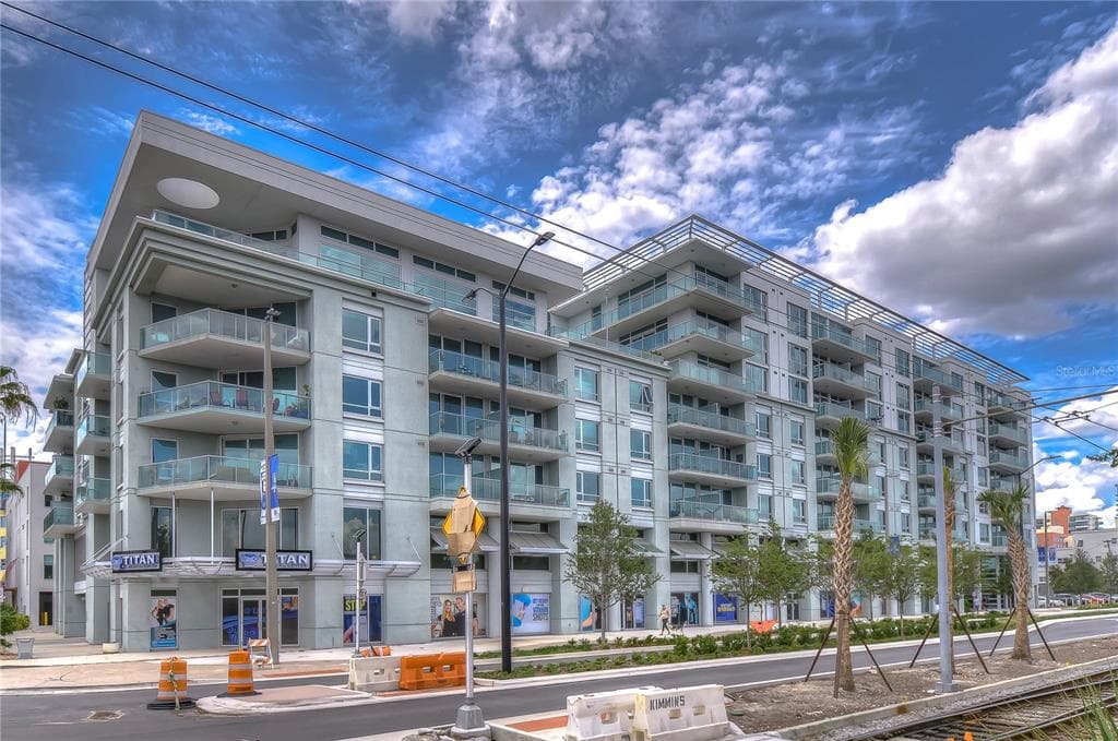 912 CHANNELSIDE DRIVE UNIT 2305 TAMPA, FL 33602