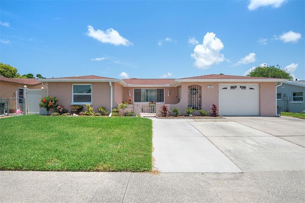 9608 LAKESIDE LANE PORT RICHEY, FL 34668