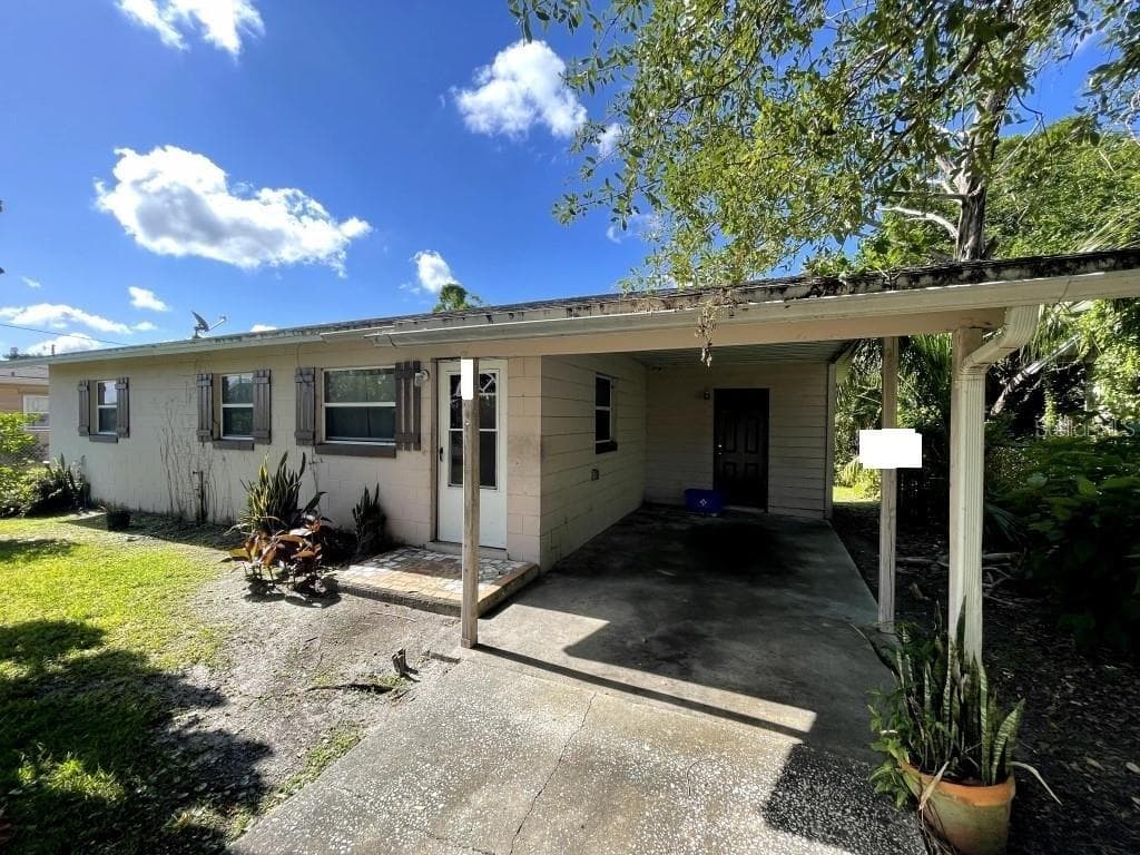 240 AMADOR CIRCLE ORLANDO, FL 32810