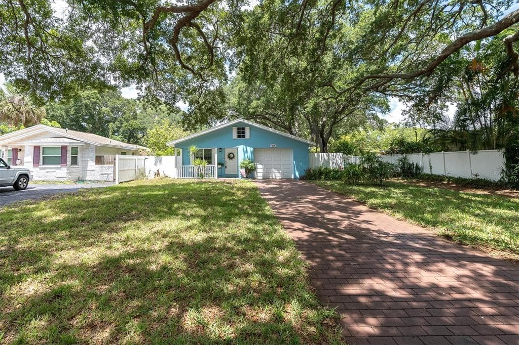 2000 COUNTRY CLUB ROAD N ST PETERSBURG, FL 33710