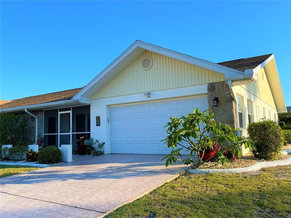 301 FAIRCROSS CIRCLE UNIT 7 SUN CITY CENTER, FL 33573