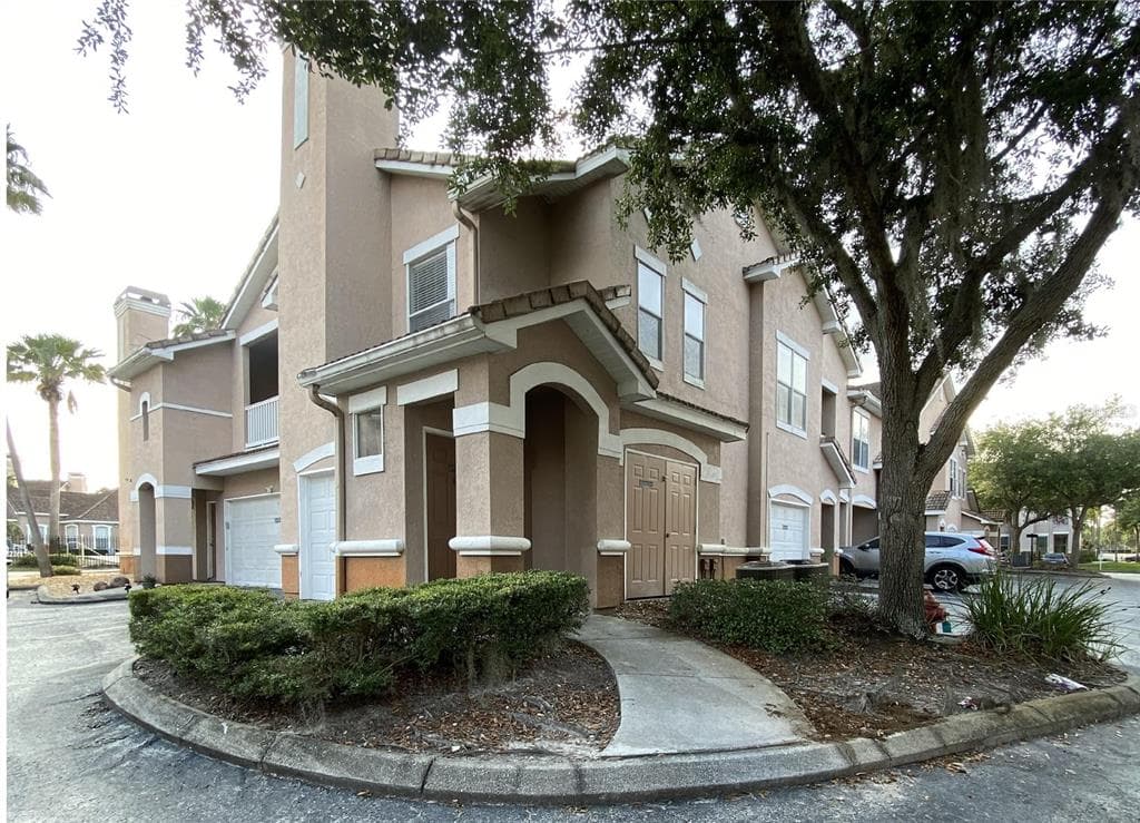 10534 VILLA VIEW CIRCLE TAMPA, FL 33647