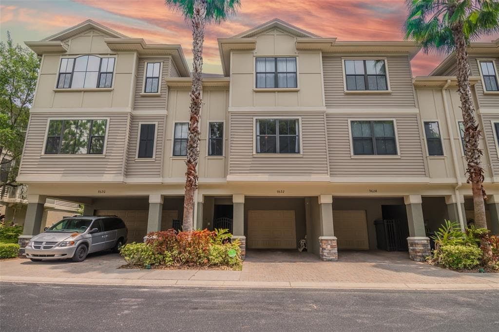 9622 BAY GROVE LANE TAMPA, FL 33615
