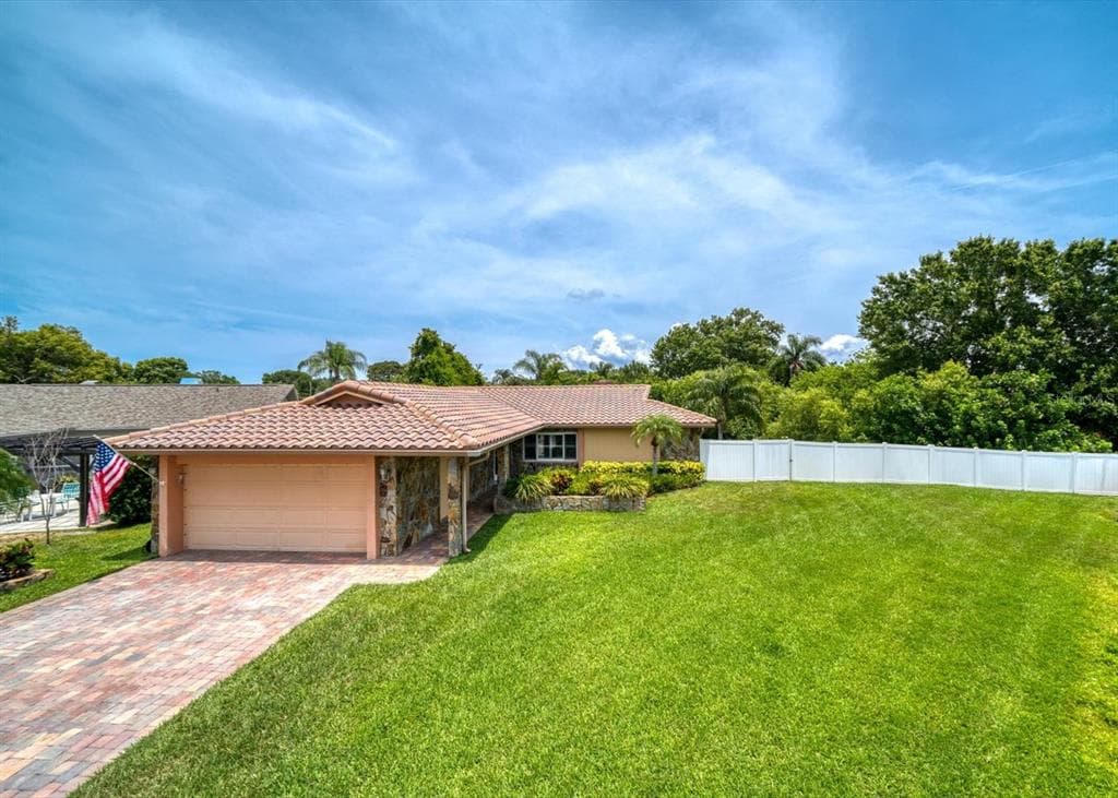 11755 SAREE COURT SEMINOLE, FL 33778