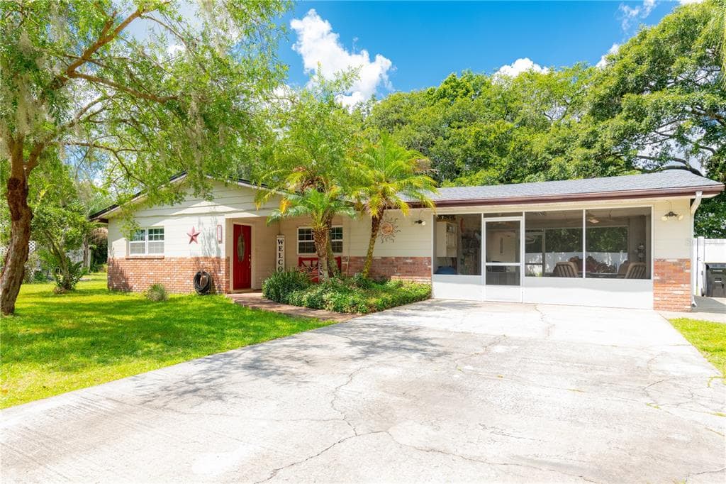 122 MARIS COURT LAKELAND, FL 33809