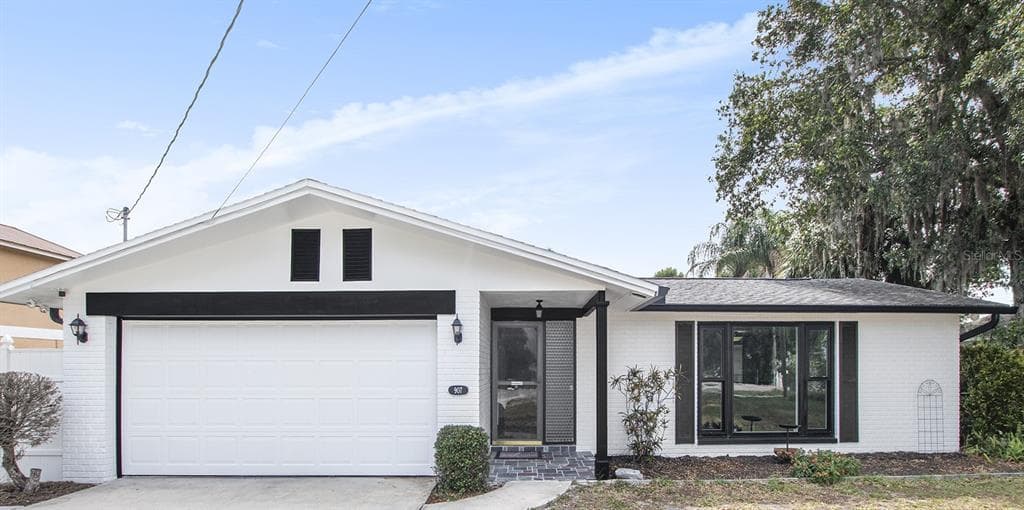 907 S FLORIDA AVENUE TARPON SPRINGS, FL 34689