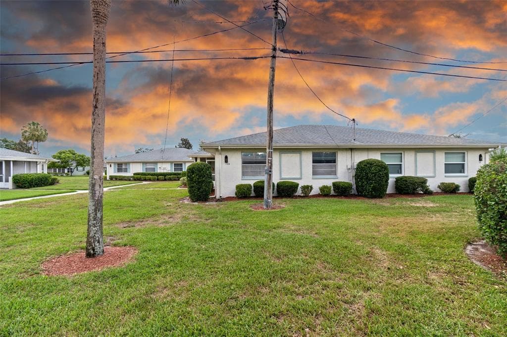 1903 CANTERBURY LANE UNIT B16 SUN CITY CENTER, FL 33573