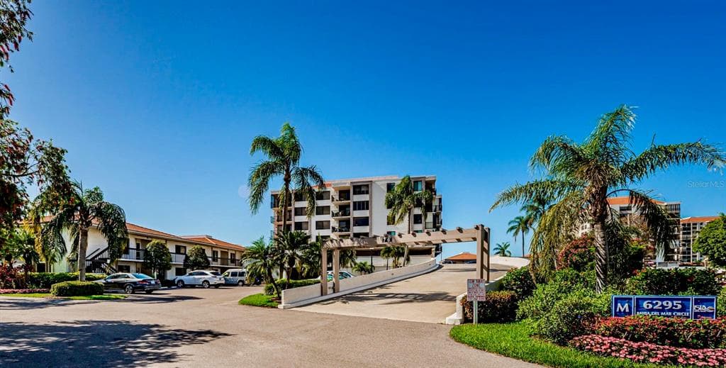 6295 BAHIA DEL MAR CIRCLE UNIT 504 ST PETERSBURG, FL 33715