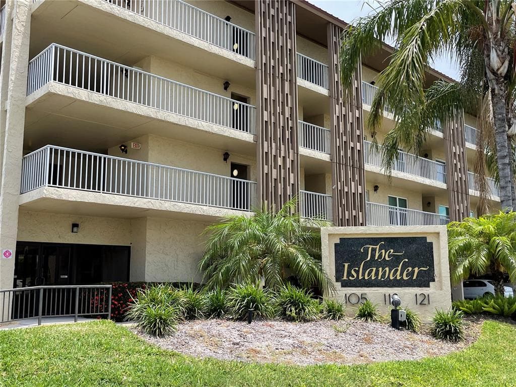 105 ISLAND WAY UNIT 131 CLEARWATER, FL 33767