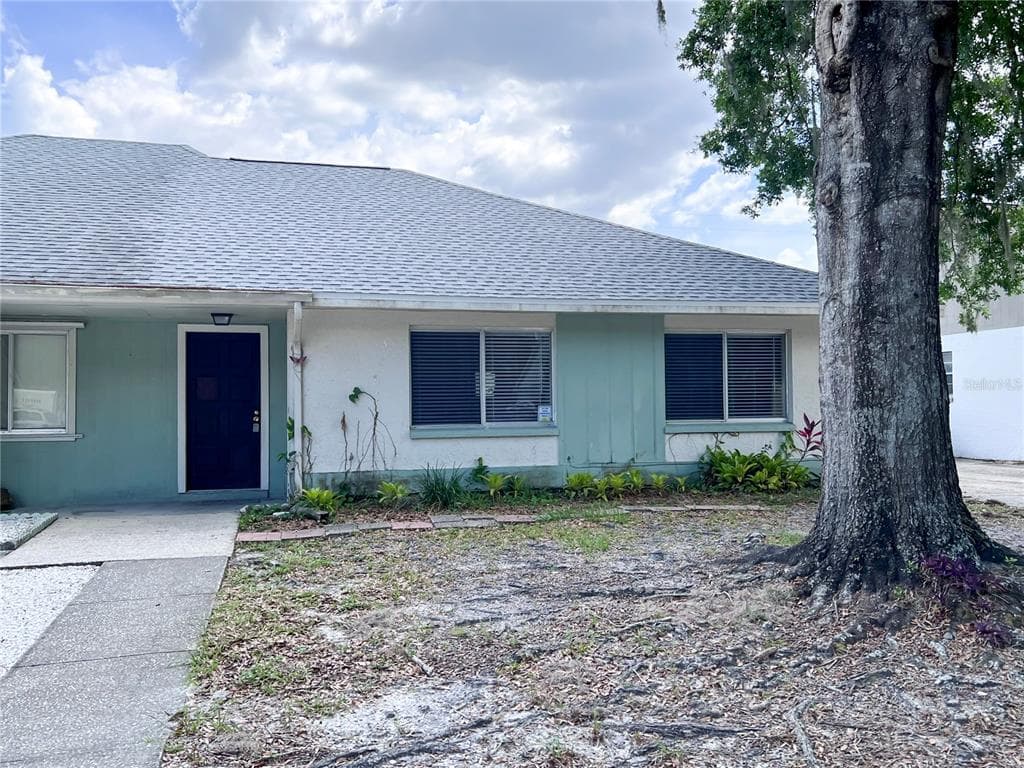 3218 LAUREL DALE DRIVE TAMPA, FL 33618