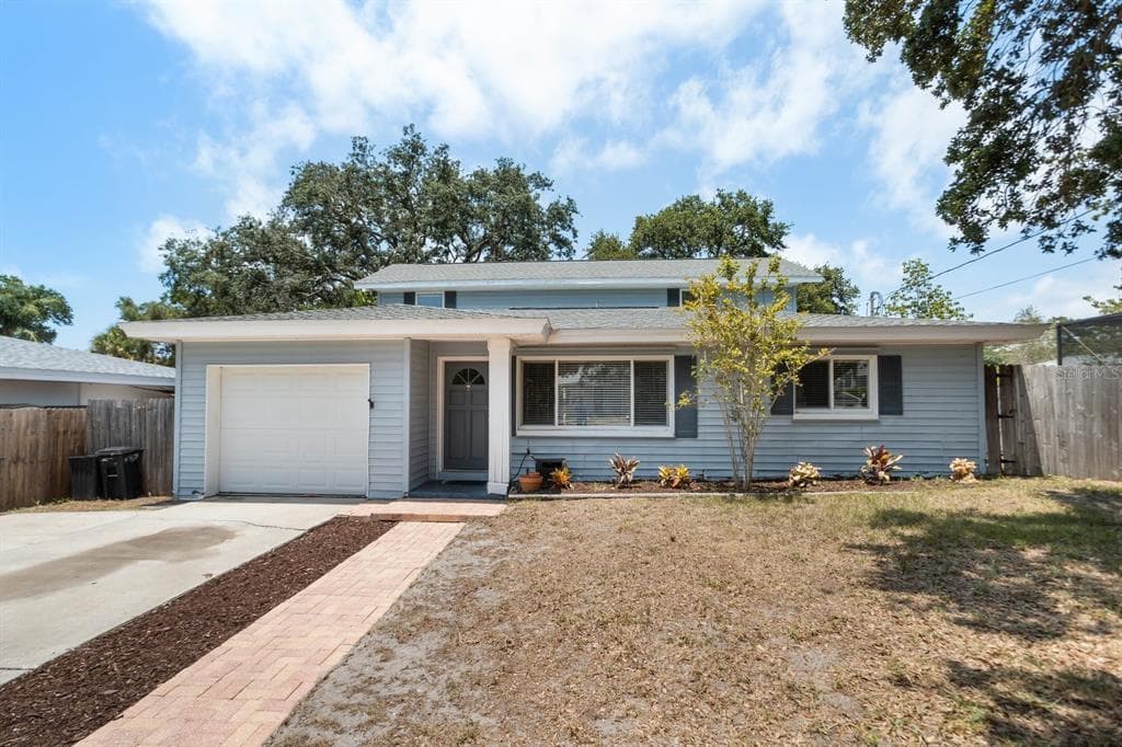 14763 SUNSET DRIVE