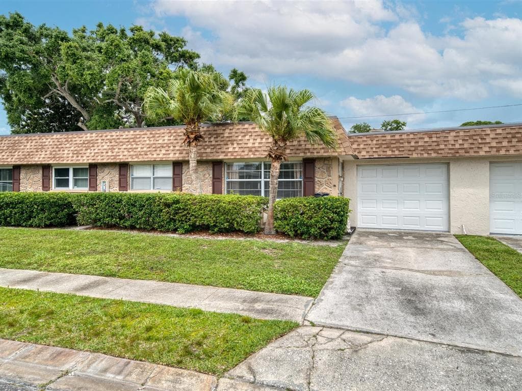 402 MINDY DRIVE UNIT 402 LARGO, FL 33771
