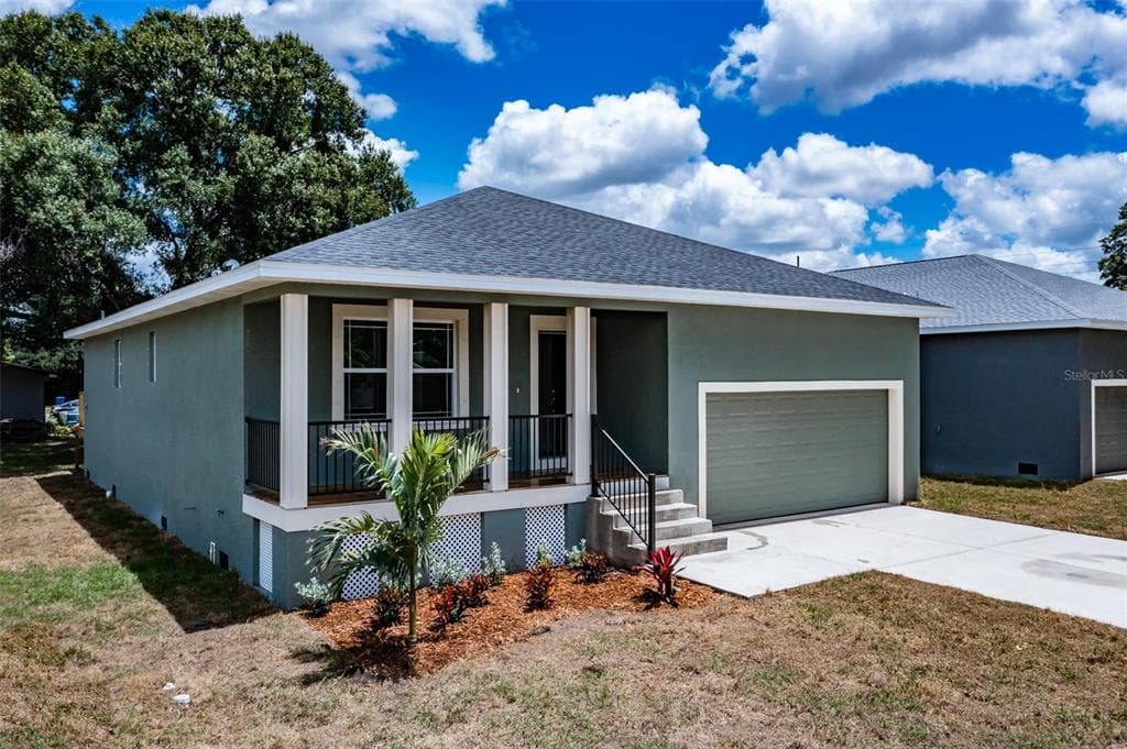107 6TH AVENUE NW RUSKIN, FL 33570
