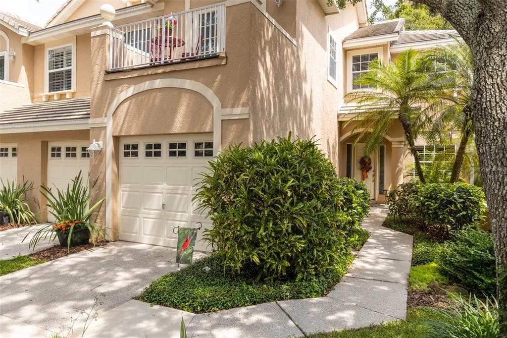 306 FAN PALM COURT NE ST PETERSBURG, FL 33703