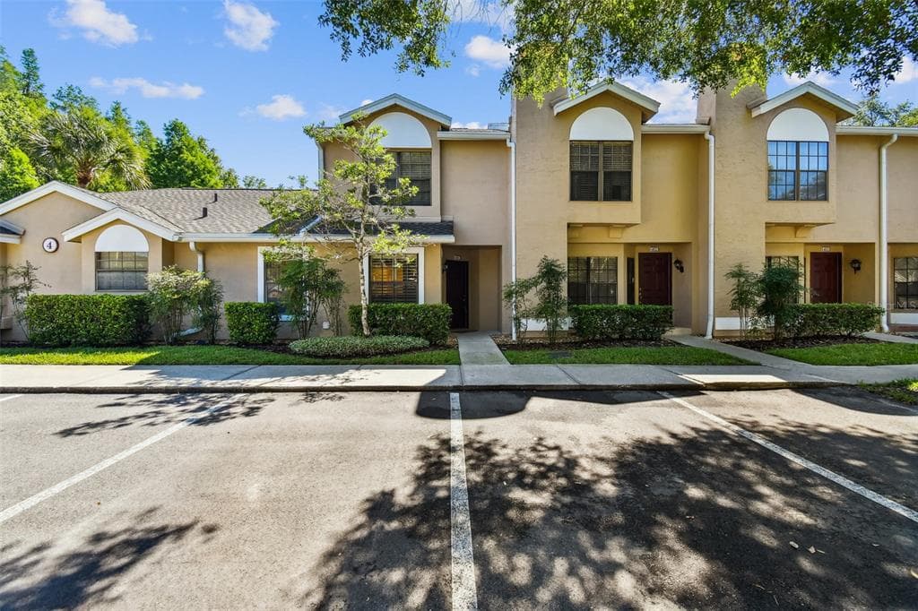 5100 BURCHETTE ROAD UNIT 401 TAMPA, FL 33647