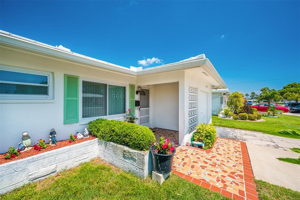 9755 MAINLANDS BOULEVARD W PINELLAS PARK, FL 33782