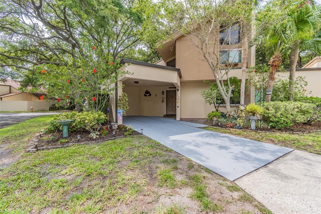 2738 FOXFIRE COURT