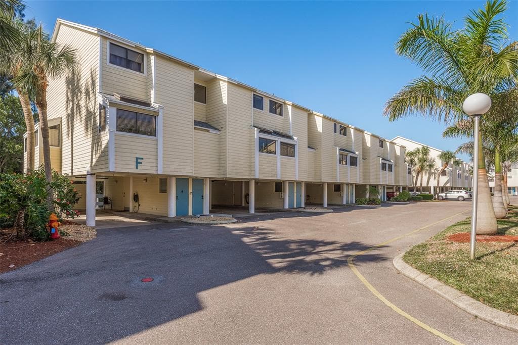 1500 SUNSET ROAD UNIT F4 TARPON SPRINGS, FL 34689