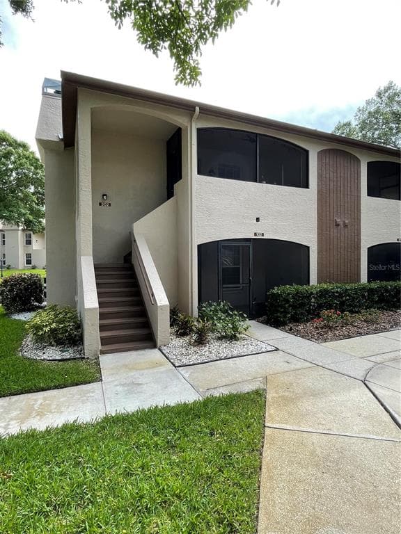 3021 BONAVENTURE CIRCLE UNIT 102 PALM HARBOR, FL 34684