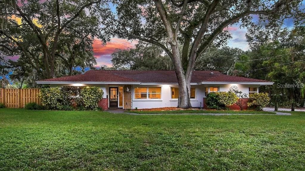 3900 52ND STREET N ST PETERSBURG, FL 33709