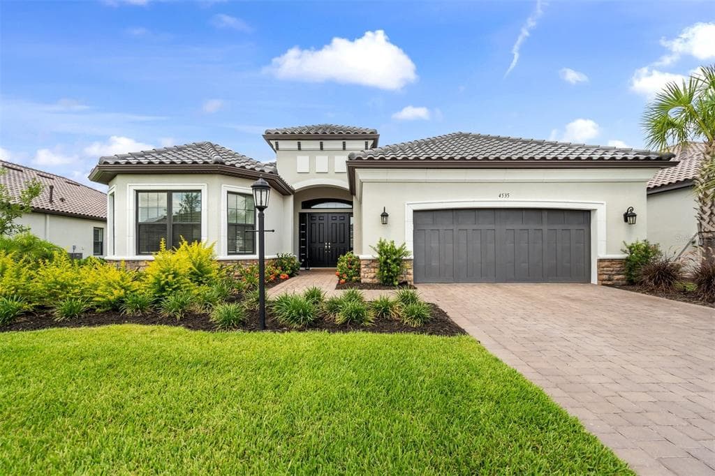 4535 TRENTO PLACE BRADENTON, FL 34211