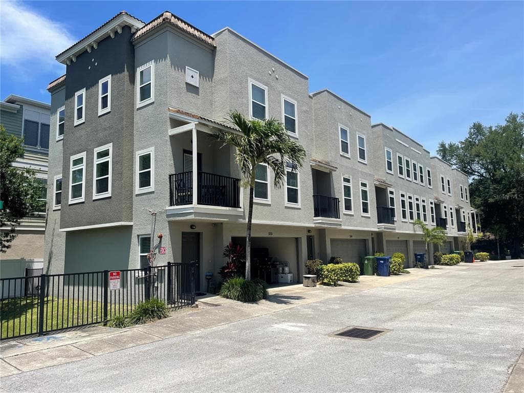 3227 MARCELLUS CIRCLE TAMPA, FL 33609