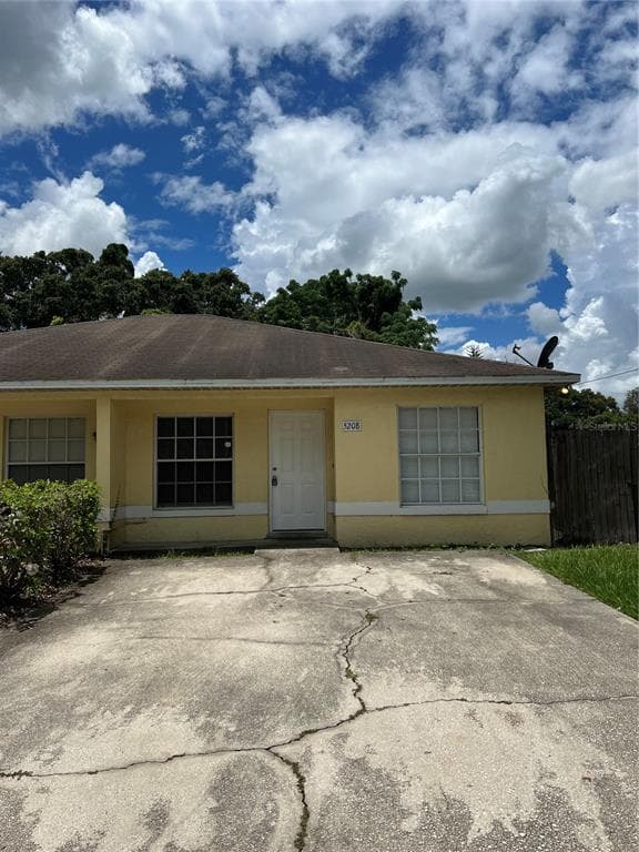 5208 LIME AVENUE SEFFNER, FL 33584