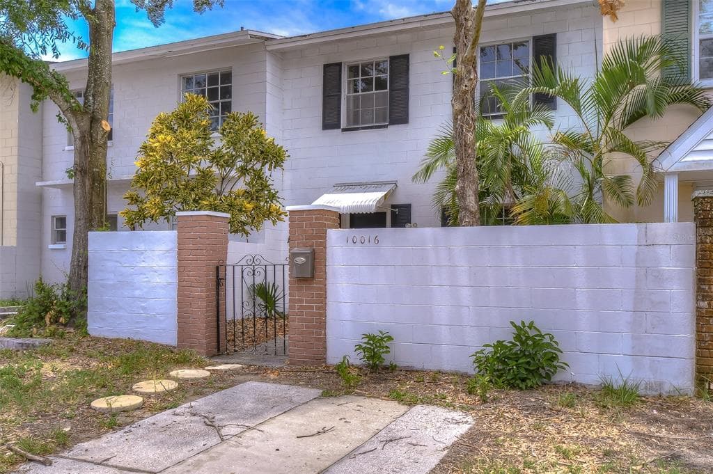 10016 N 52ND STREET TEMPLE TERRACE, FL 33617