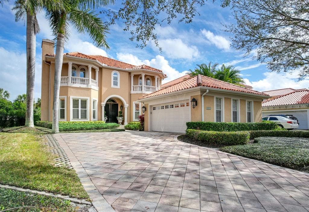 1112 ABBEYS WAY TAMPA, FL 33602