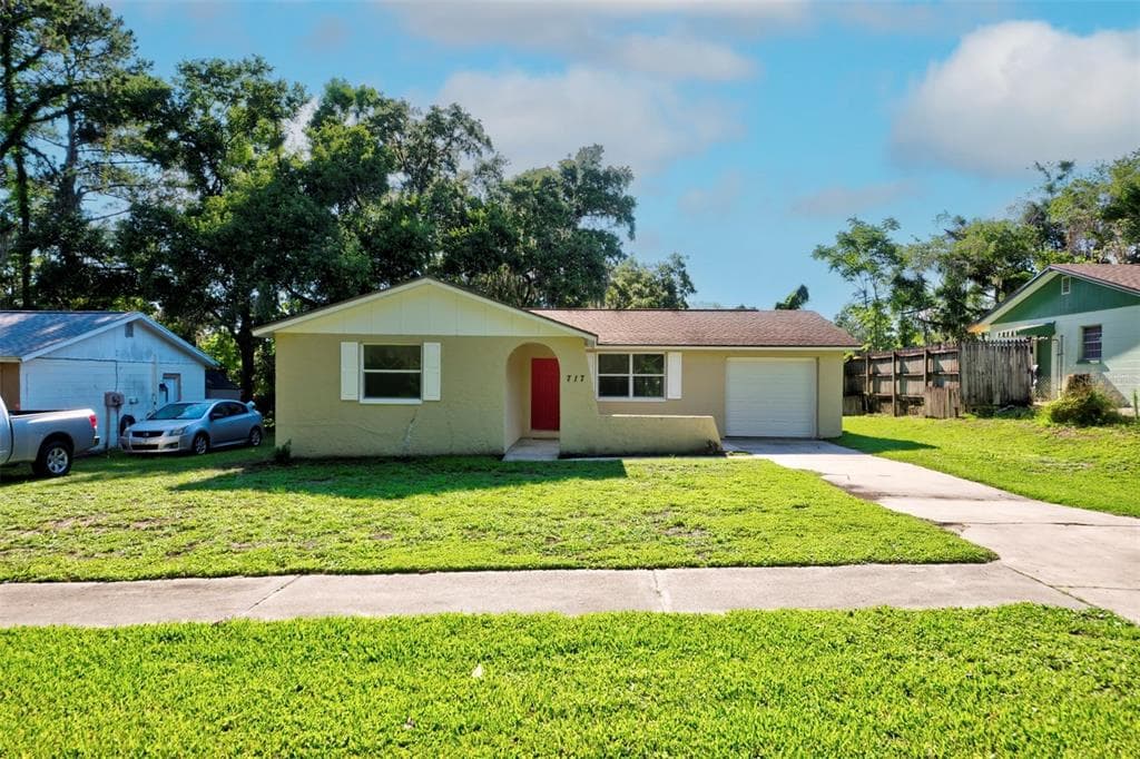 717 HALE AVENUE BROOKSVILLE, FL 34601