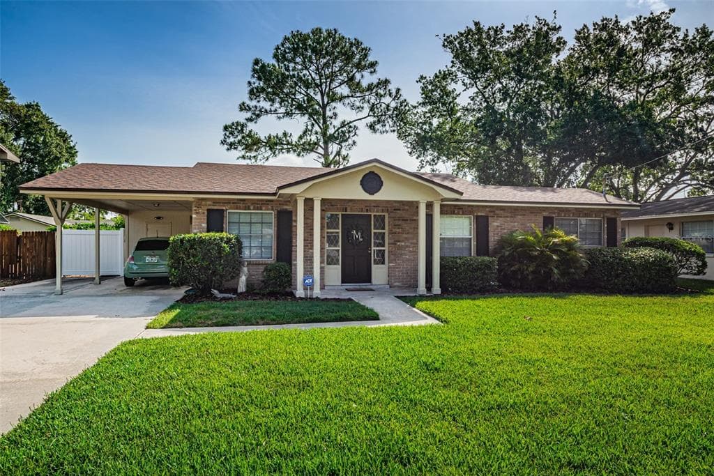 4913 SHETLAND AVENUE TAMPA, FL 33615