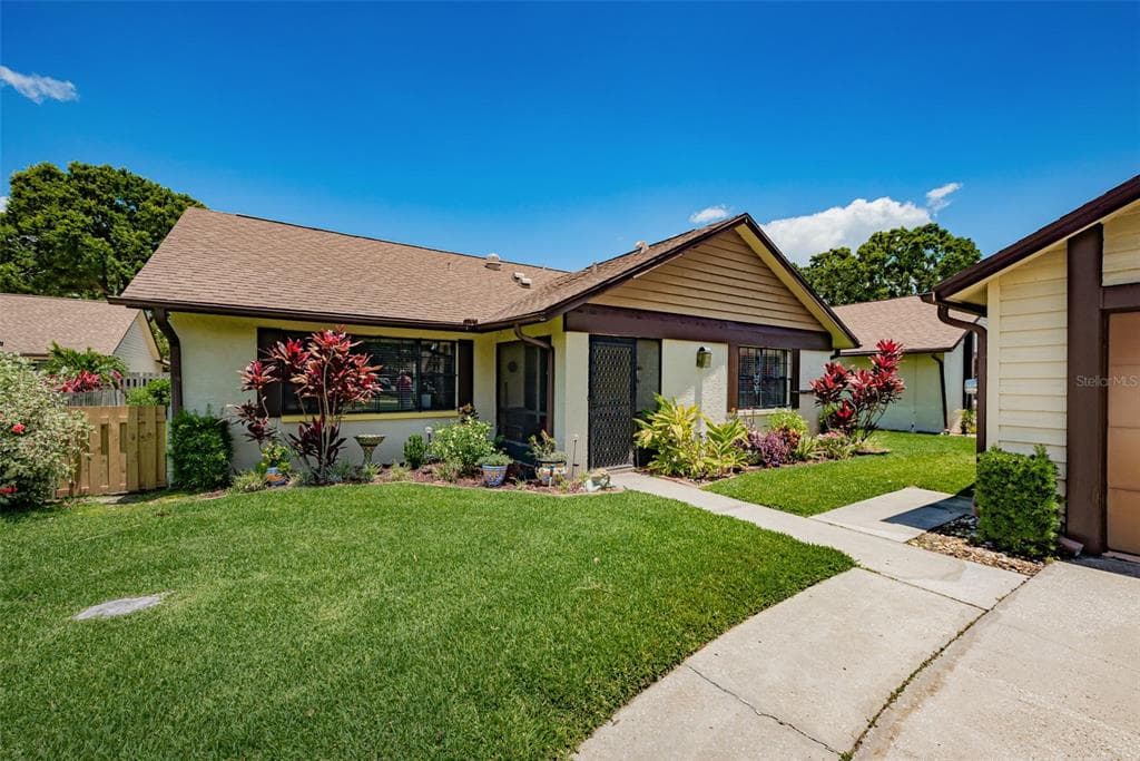 2621 LAURELWOOD DRIVE CLEARWATER, FL 33763