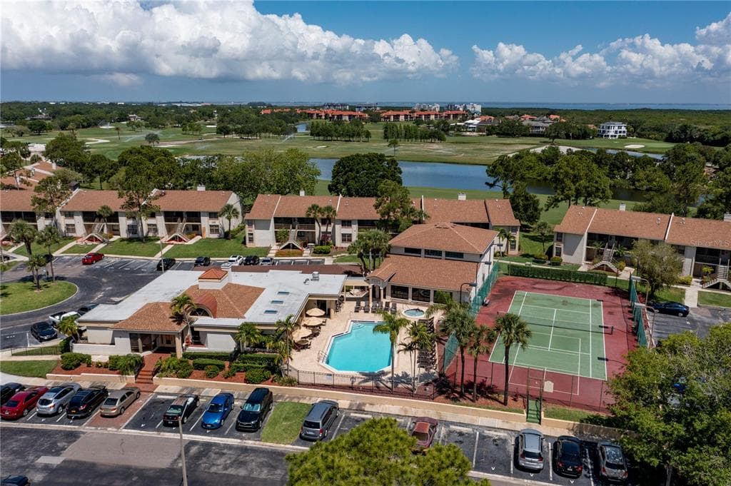 2073 SKIMMER COURT W UNIT 213 CLEARWATER, FL 33762