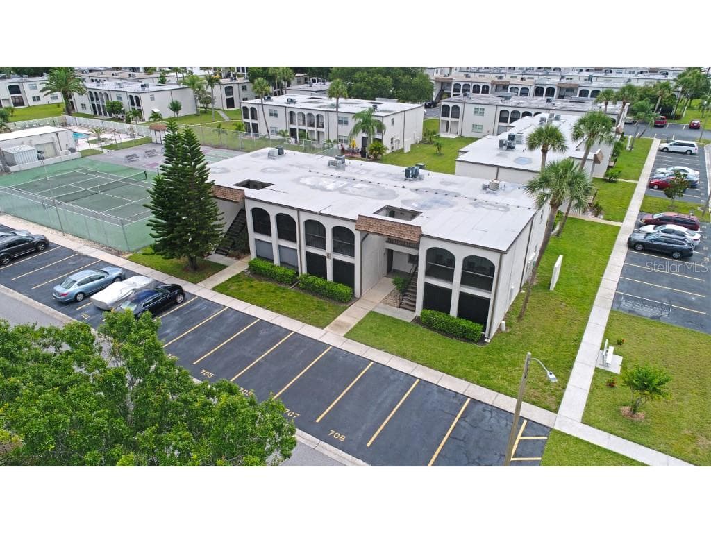 7701 STARKEY ROAD UNIT 706 SEMINOLE, FL 33777