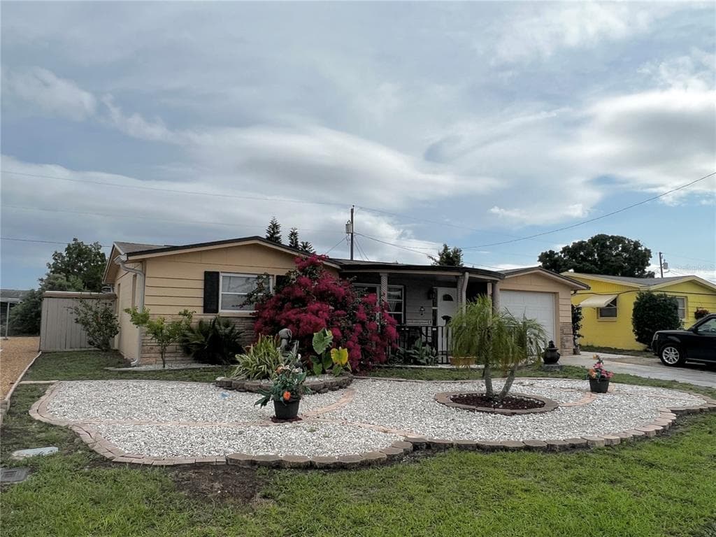4042 IRONWARE DRIVE HOLIDAY, FL 34691