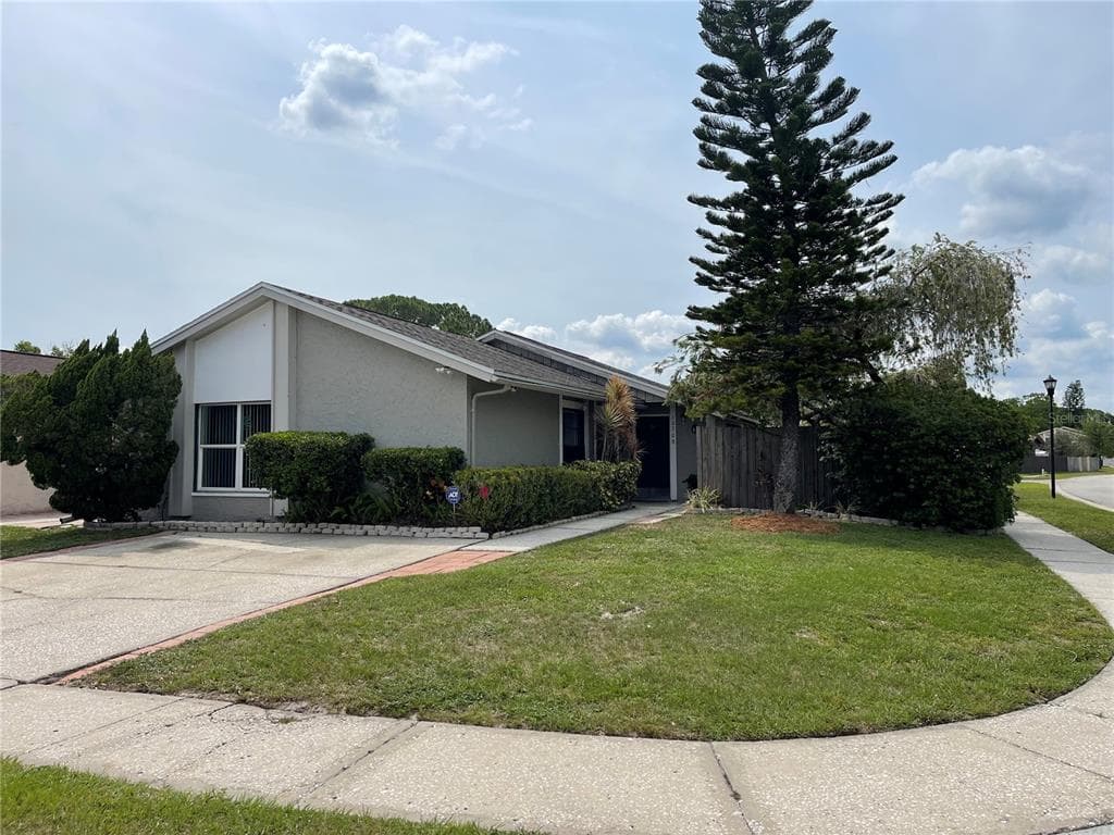 10308 BRAMBLEWOOD PLACE TAMPA, FL 33624