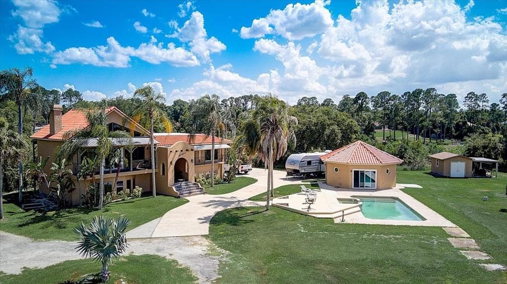 170 BIG LAKE DRIVE DELTONA, FL 32738