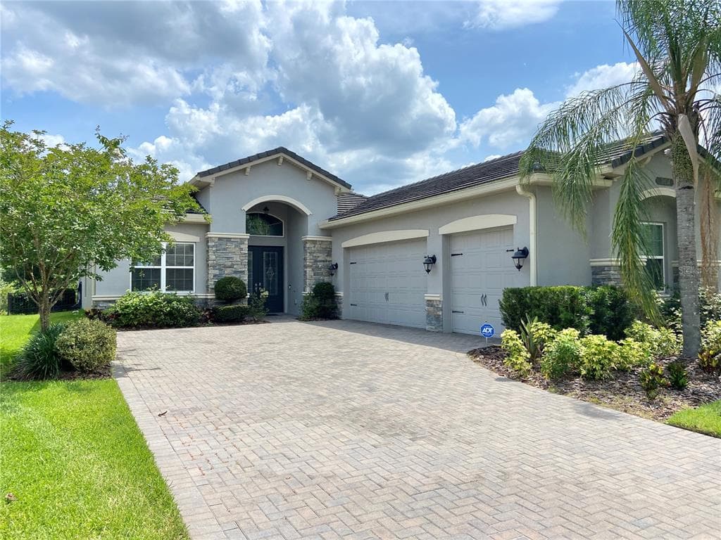 31134 SPRUCEBERRY COURT WESLEY CHAPEL, FL 33543