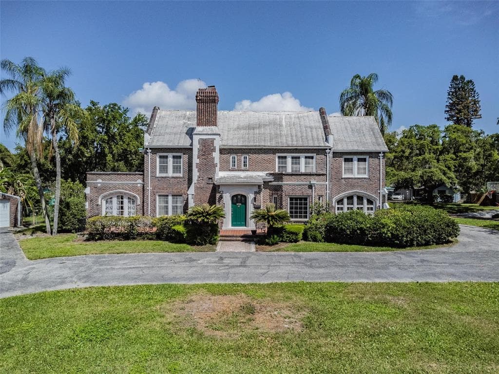 1535 MANOR WAY S ST PETERSBURG, FL 33705