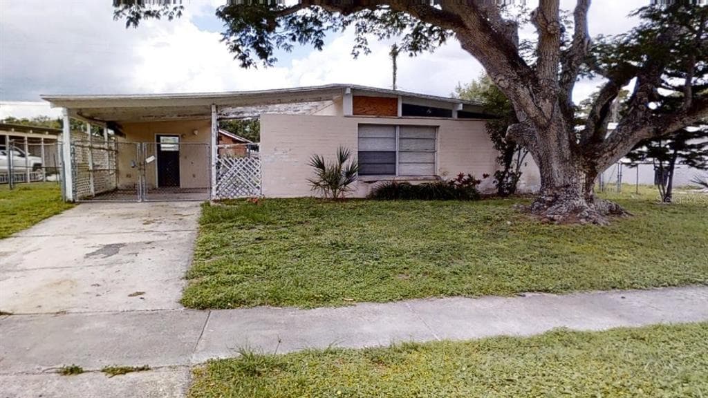 1301 WINDSOR WAY TAMPA, FL 33619