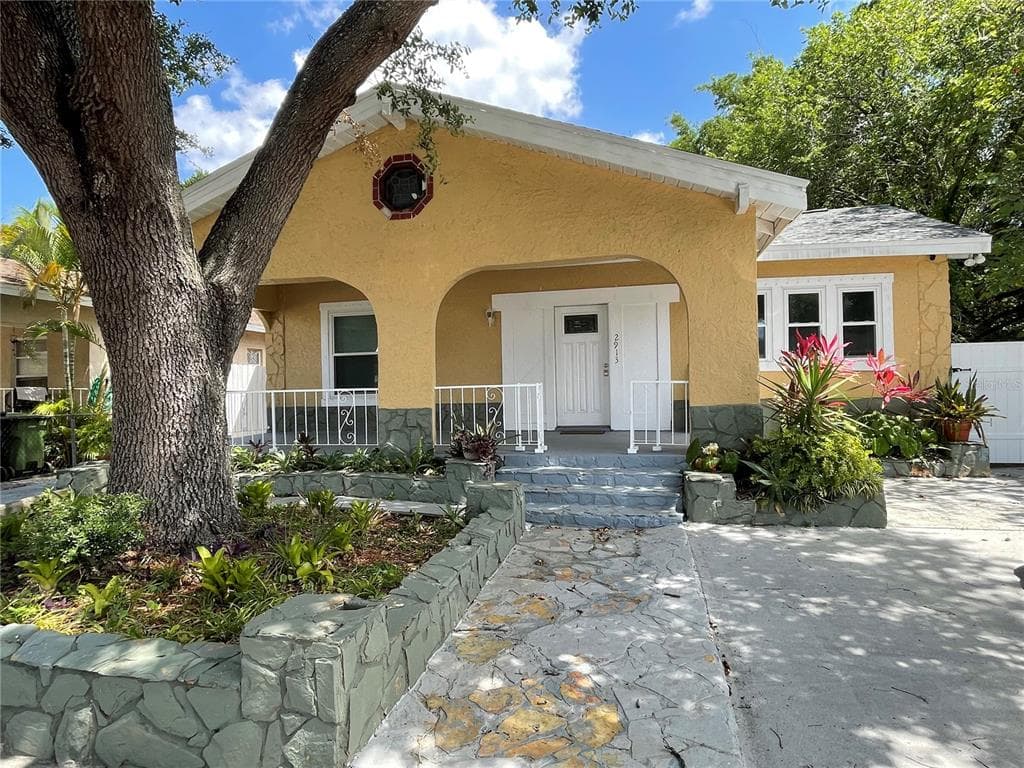 2913 W TAMPA BAY BOULEVARD TAMPA, FL 33607