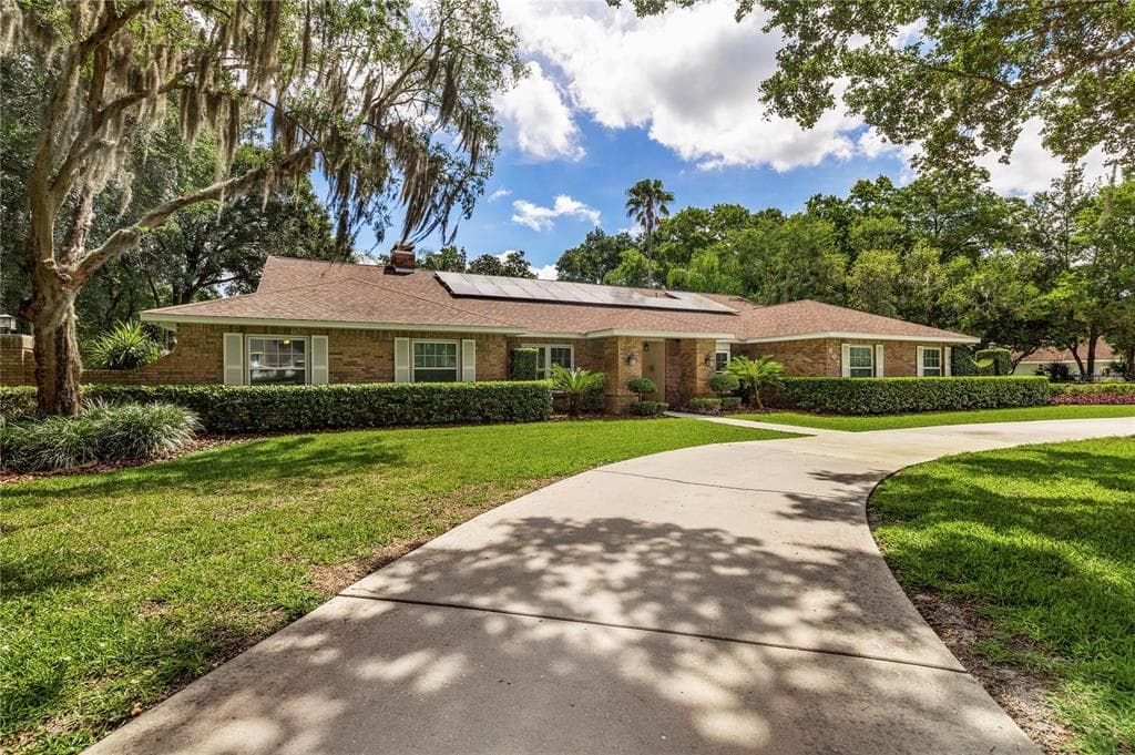 907 CENTERBROOK DRIVE