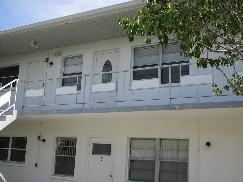 5895 18TH STREET N UNIT 19 ST PETERSBURG, FL 33714