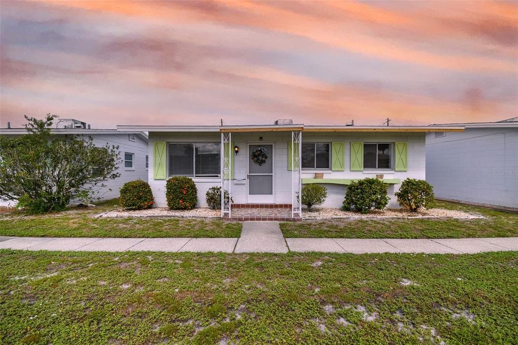 1534 COUNCIL DRIVE UNIT 05 SUN CITY CENTER, FL 33573