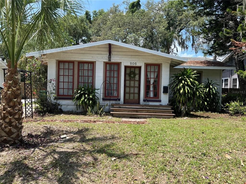 505 E NORTH STREET TAMPA, FL 33604
