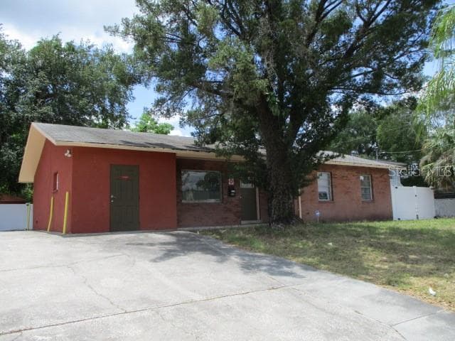 2114 W COLUMBUS DRIVE TAMPA, FL 33607