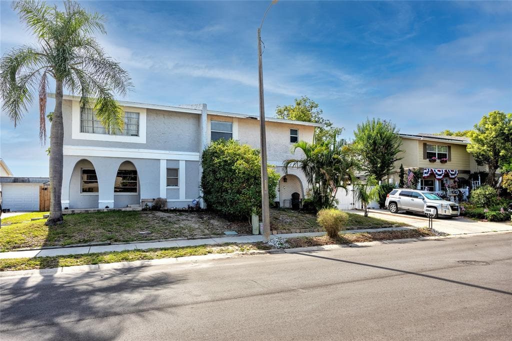 2069 LOS LOMAS DRIVE CLEARWATER, FL 33763