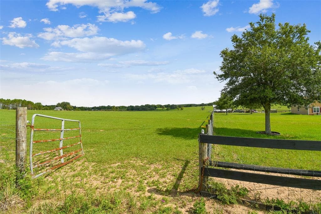 000 CHRISTIAN ROAD DADE CITY, FL 33523